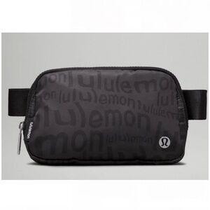 LULULEMON - Everywhere Belt Bag